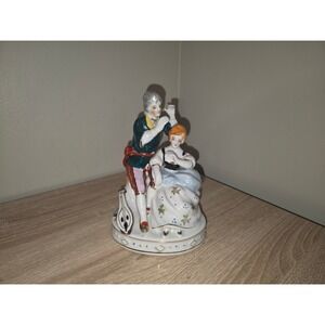 Vintage Made in Occupied Japan Porcelain Courting Couple Figurine Hand Painted